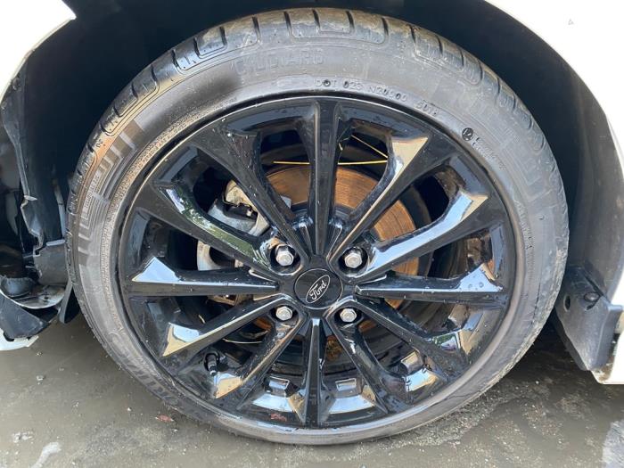 Ford Fiesta 6 1.0 EcoBoost 12V 100 Skrotfordon (2016, METALLIC WIT)