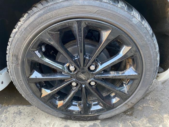 Ford Fiesta 6 1.0 EcoBoost 12V 100 Skrotfordon (2016, METALLIC WIT)