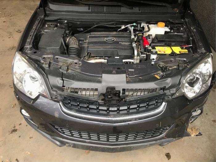 Opel Antara 2.2 CDTI 16V 4x4 Skrotfordon (2015, DONKER GRIJS)