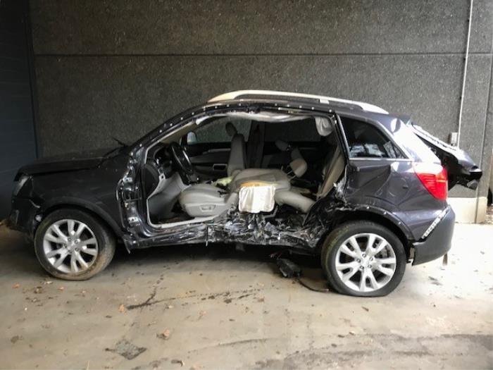 Opel Antara 2.2 CDTI 16V 4x4 Skrotfordon (2015, DONKER GRIJS)