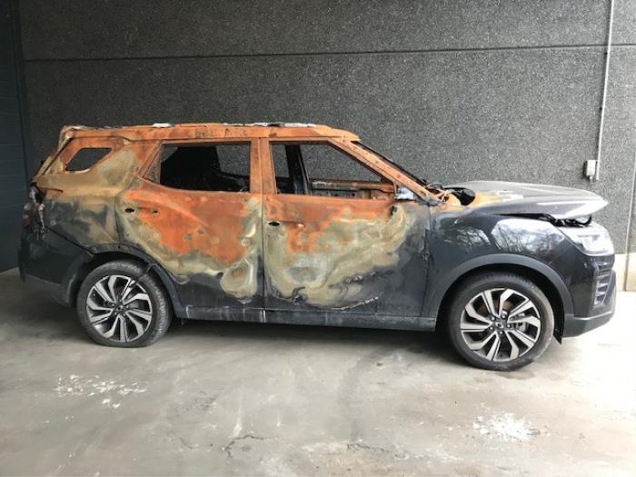 Ssang Yong Tivoli Grand 1.5 T-GDi 16V Sloopvoertuig (2021, Metallic, Zwart)