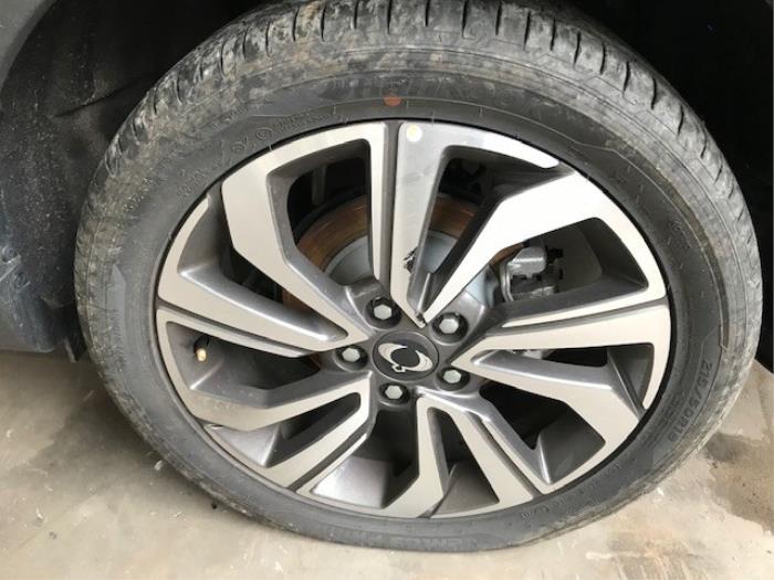 Ssang Yong Tivoli Grand 1.5 T-GDi 16V Sloopvoertuig (2021, Metallic, Zwart)