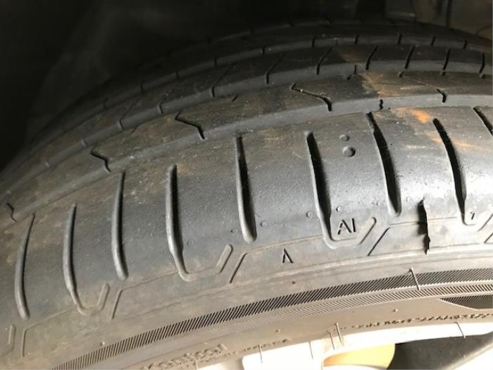 Ssang Yong Tivoli Grand 1.5 T-GDi 16V Sloopvoertuig (2021, Metallic, Zwart)