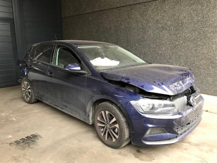Volkswagen Polo VI 1.0 MPI 12V Skrotfordon (2021, METALLIC BLAUW)