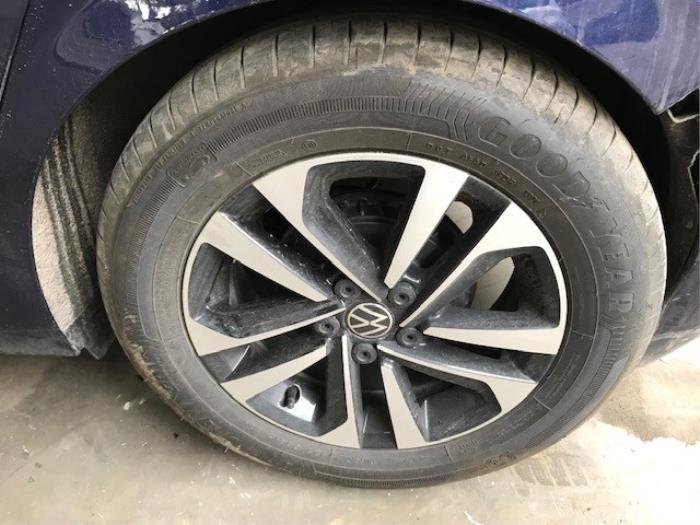 Volkswagen Polo VI 1.0 MPI 12V Skrotfordon (2021, METALLIC BLAUW)