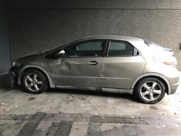 Honda Civic 1.4 i-Dsi Skrotfordon (2007, GRIJS)