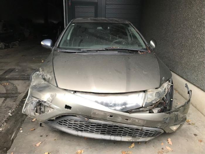 Honda Civic 1.4 i-Dsi Skrotfordon (2007, GRIJS)