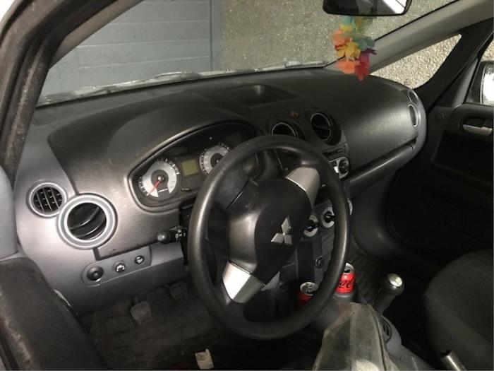 Mitsubishi Colt 1.1 12V Skrotfordon (2011, WIT)