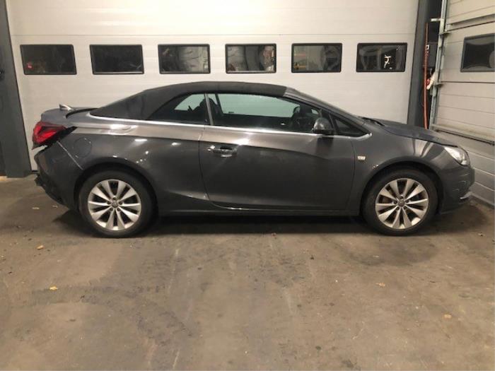 Opel Cascada 1.4 Turbo 16V Sloopvoertuig (2016, Grijs)