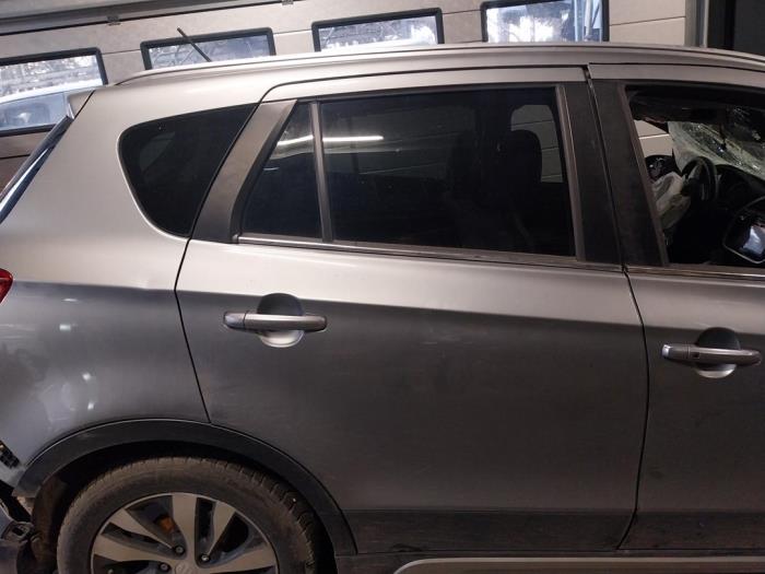 Suzuki SX-4 Sloopvoertuig (2018, Grijs)