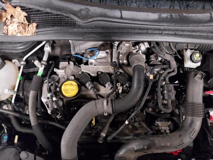 Renault Clio IV 1.2 TCE 16V GT EDC Samochód złomowany (2017, Czarny)