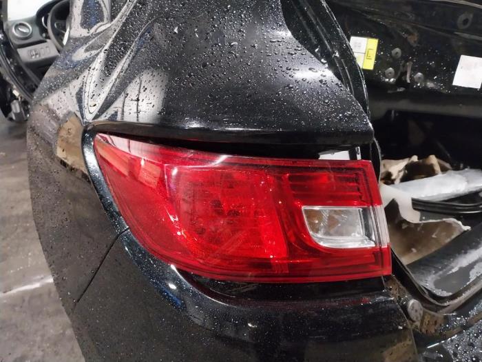 Renault Clio IV 1.2 TCE 16V GT EDC Samochód złomowany (2017, Czarny)