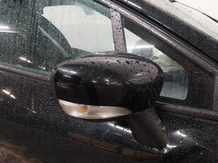 Renault Clio IV 1.2 TCE 16V GT EDC Samochód złomowany (2017, Czarny)