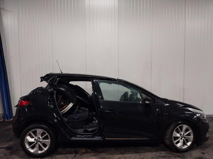 Renault Clio IV 1.2 TCE 16V GT EDC Samochód złomowany (2017, Czarny)