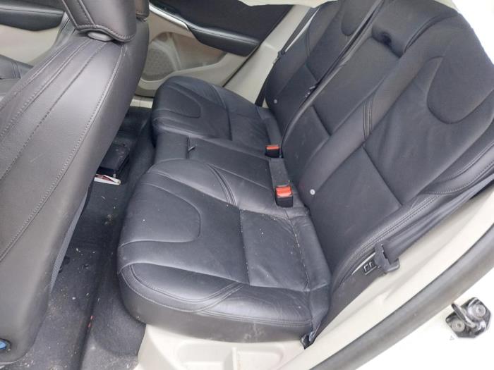 Volvo V40 1.6 D2 Skrotfordon (2013, WIT)