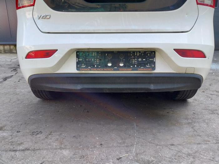 Volvo V40 1.6 D2 Skrotfordon (2013, WIT)