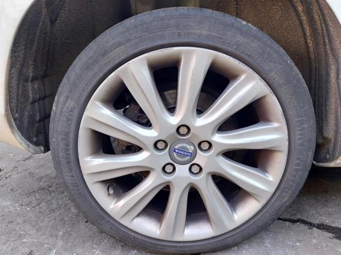 Volvo V40 1.6 D2 Skrotfordon (2013, WIT)