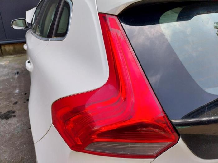 Volvo V40 1.6 D2 Skrotfordon (2013, WIT)