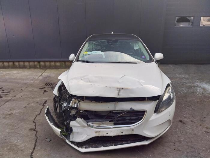 Volvo V40 1.6 D2 Skrotfordon (2013, WIT)