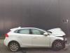 Volvo V40 1.6 D2 Skrotfordon (2013, WIT)