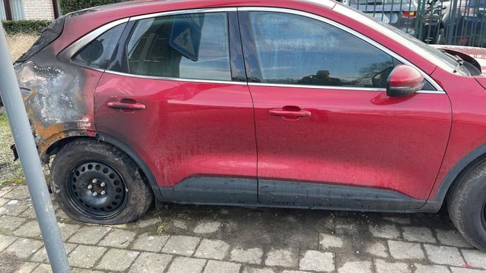 Ford Kuga III 1.5 EcoBlue Sloopvoertuig (2020, Rood)