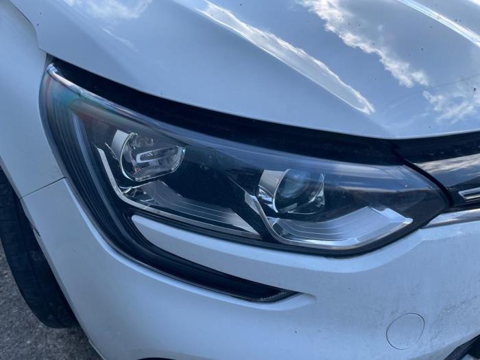 Renault Megane IV 1.2 Energy TCE 100 Sloopvoertuig (2018, Wit)