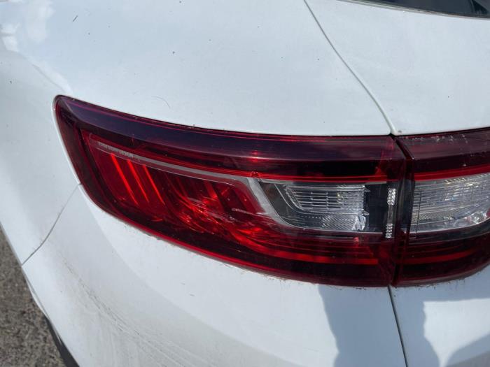 Renault Megane IV 1.2 Energy TCE 100 Sloopvoertuig (2018, Wit)