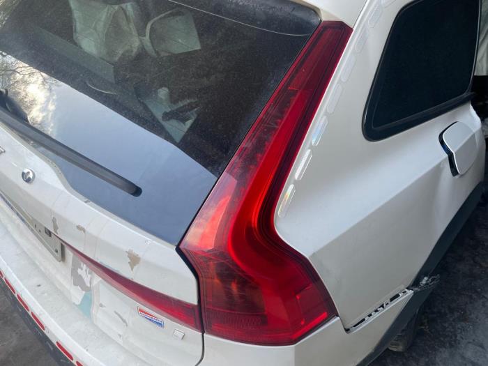 Volvo V90 Skrotfordon (2020, WIT)