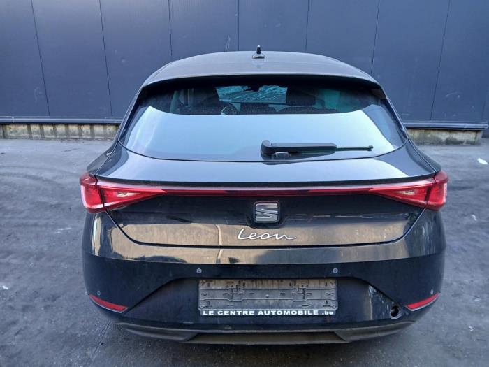 Seat Leon 1.5 TSI 16V Skrotfordon (2023, ZWART)