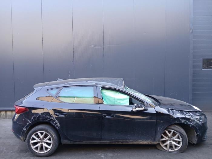 Seat Leon 1.5 TSI 16V Skrotfordon (2023, ZWART)