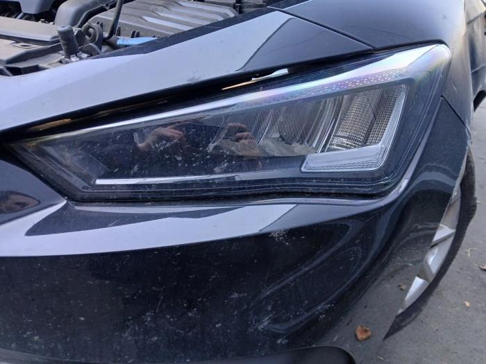 Seat Leon 1.5 TSI 16V Skrotfordon (2023, ZWART)