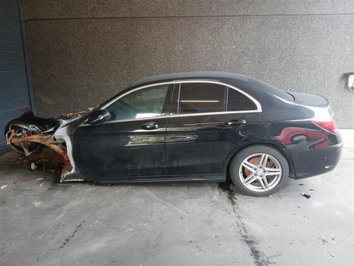 Mercedes C C-180 1.6 CDI BlueTEC, C-180 d 16V Samochód złomowany (2016, Czarny)