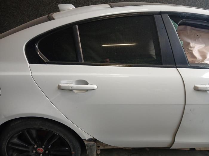 Jaguar XE 2.0d 180 16V Skrotfordon (2018, YULONG WHITE)