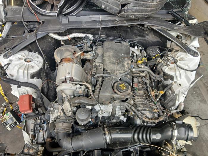 Jaguar XE 2.0d 180 16V Skrotfordon (2018, YULONG WHITE)