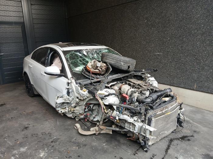 Jaguar XE 2.0d 180 16V Skrotfordon (2018, YULONG WHITE)