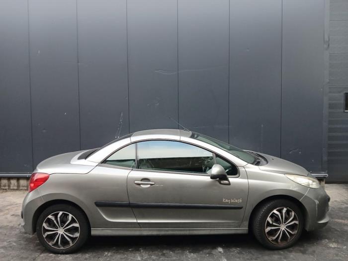 Peugeot 207 CC 1.6 16V Skrotfordon (2009, ZILVER)