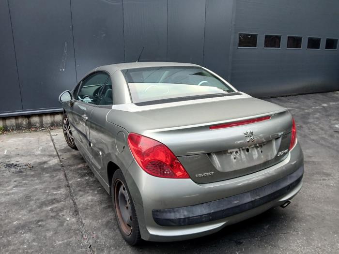 Peugeot 207 CC 1.6 16V Skrotfordon (2009, ZILVER)