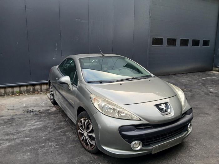 Peugeot 207 CC 1.6 16V Skrotfordon (2009, ZILVER)