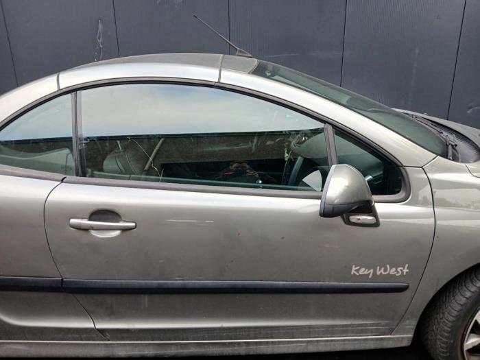 Peugeot 207 CC 1.6 16V Skrotfordon (2009, ZILVER)