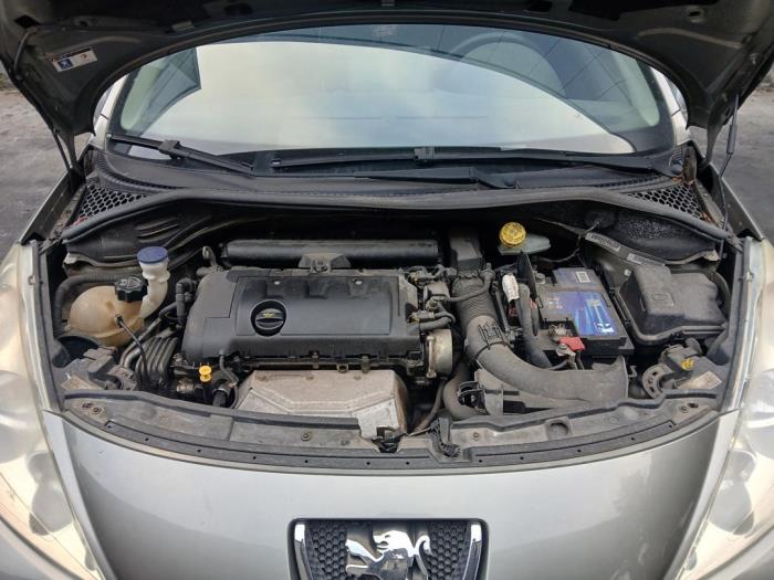 Peugeot 207 CC 1.6 16V Skrotfordon (2009, ZILVER)