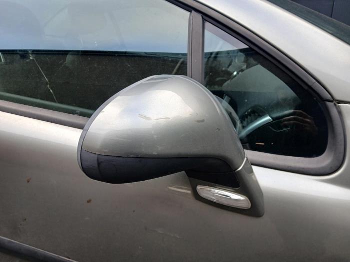 Peugeot 207 CC 1.6 16V Skrotfordon (2009, ZILVER)