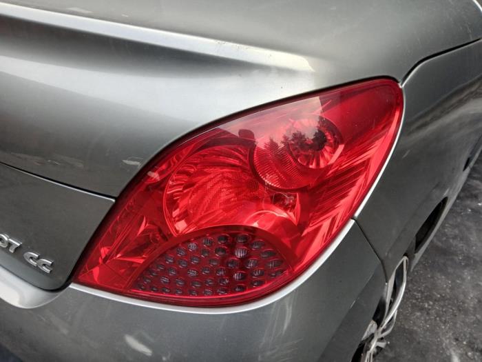 Peugeot 207 CC 1.6 16V Skrotfordon (2009, ZILVER)