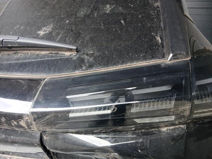 Peugeot 2008 1.2 VTi 12V PureTech 130 Skrotfordon (2024, ZWART)