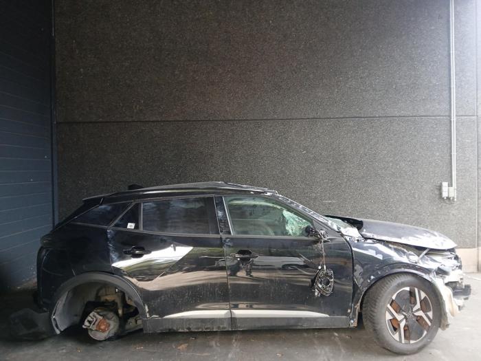 Peugeot 2008 1.2 VTi 12V PureTech 130 Skrotfordon (2024, ZWART)