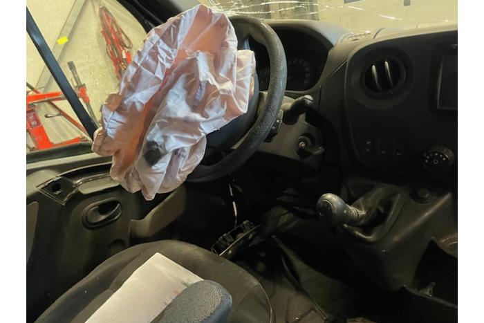 Opel Movano 2.3 BiTurbo 16V Skrotfordon (2017, ZWART)