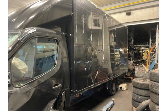 Opel Movano 2.3 BiTurbo 16V Skrotfordon (2017, ZWART)