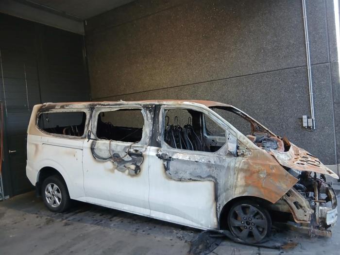 Ford Transit Custom Samochód złomowany (2024, Bialy)