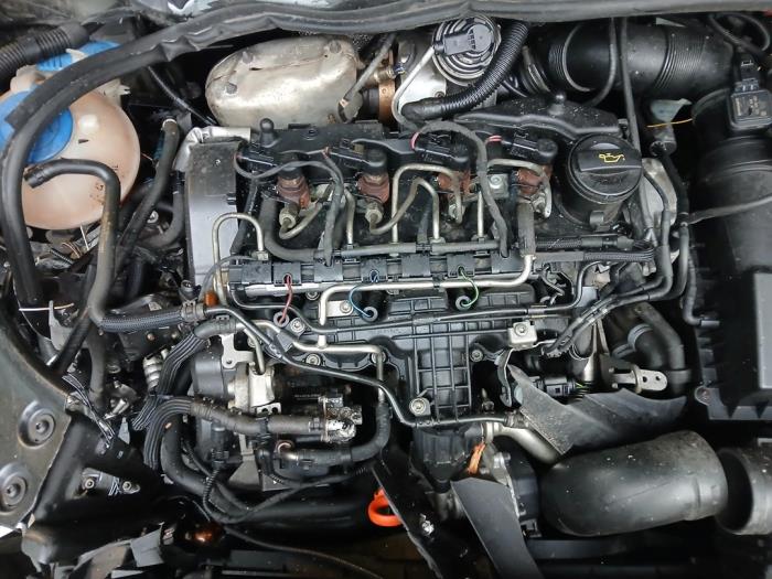 Volkswagen Caddy III 1.6 TDI 16V Samochód złomowany (2012, Czarny)