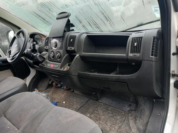 Peugeot Boxer 2.2 HDi 130 Euro 5 Skrotfordon (2013, WIT)