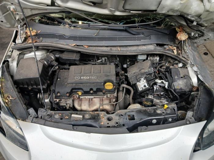 Opel Corsa E 1.2 16V Sloopvoertuig (2016, Zilver)